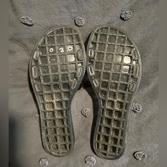 Vince Camuto Carron Jelly Slides tortoise black, studded Gold SIZE 8 - Picture 4 of 4